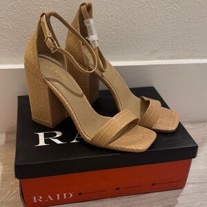 RAID Croc-Embossed Tan Block Heel Sandals *NEVER WORN*